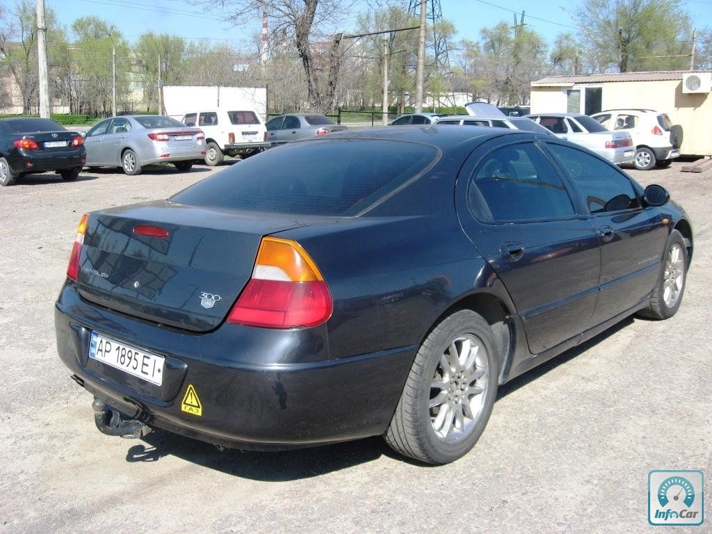 Купить автомобиль Chrysler 300M sedan 2000 (черный) с