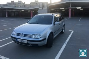 Volkswagen Golf  2002 784546