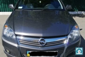 Opel Astra  2012 784718