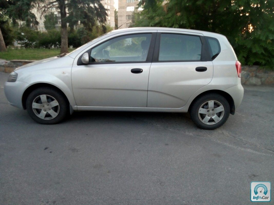 Chevrolet aveo 2008 хэтчбек