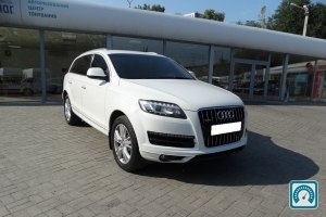 Audi Q7  2012 785377