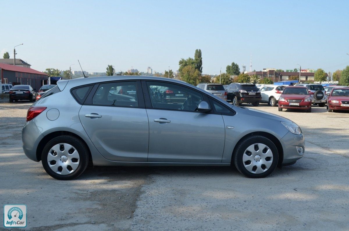 Opel astra 2010 хэтчбек