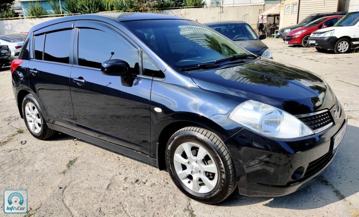 Nissan tiida 2008 год