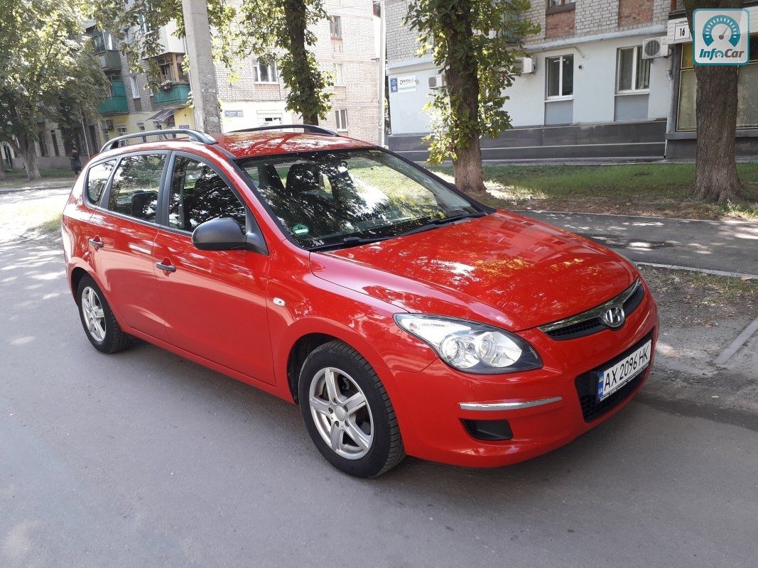 Купить автомобиль Hyundai i30 2009 (красный) с пробегом