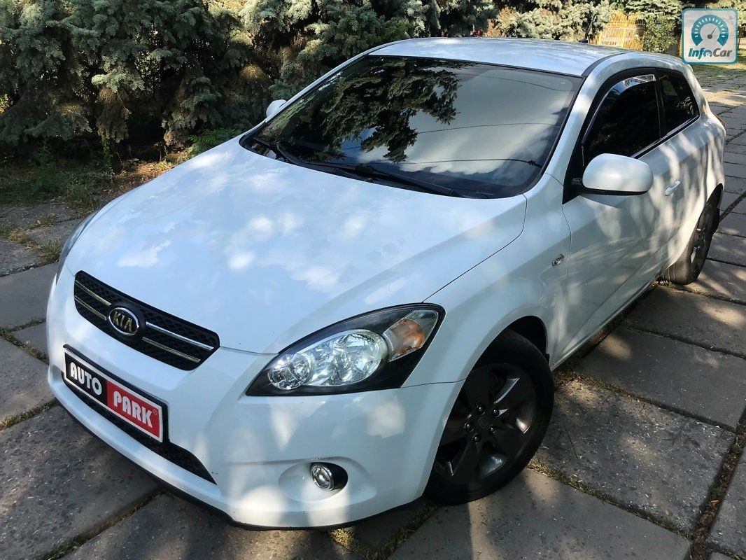 Kia ceed 2010 хэтчбек