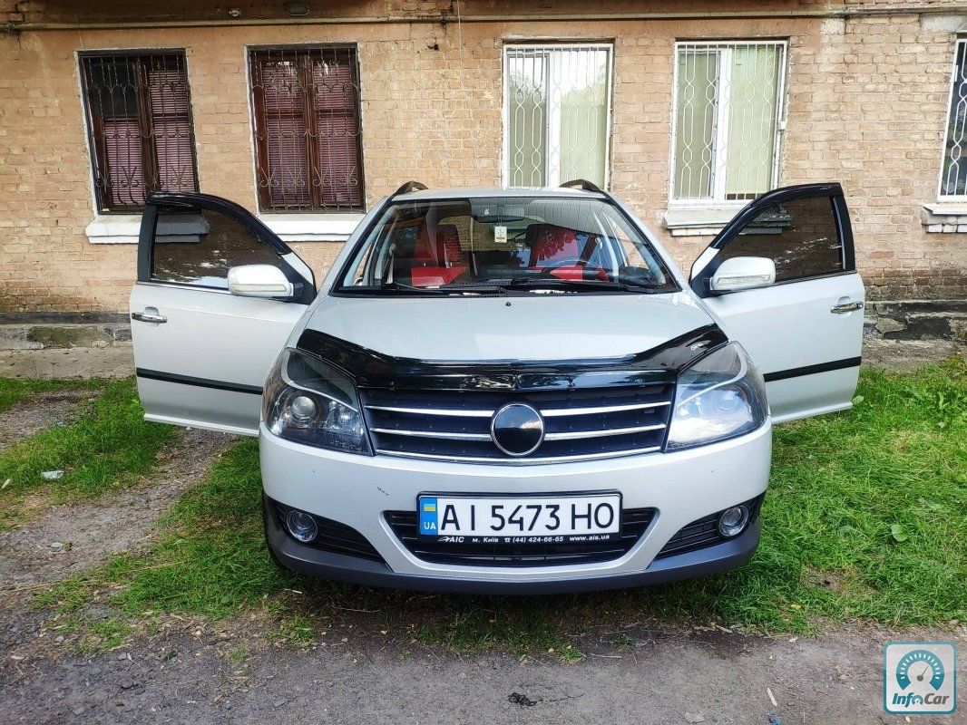 Серый geely mk