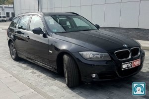 BMW 3 Series  2012 787904