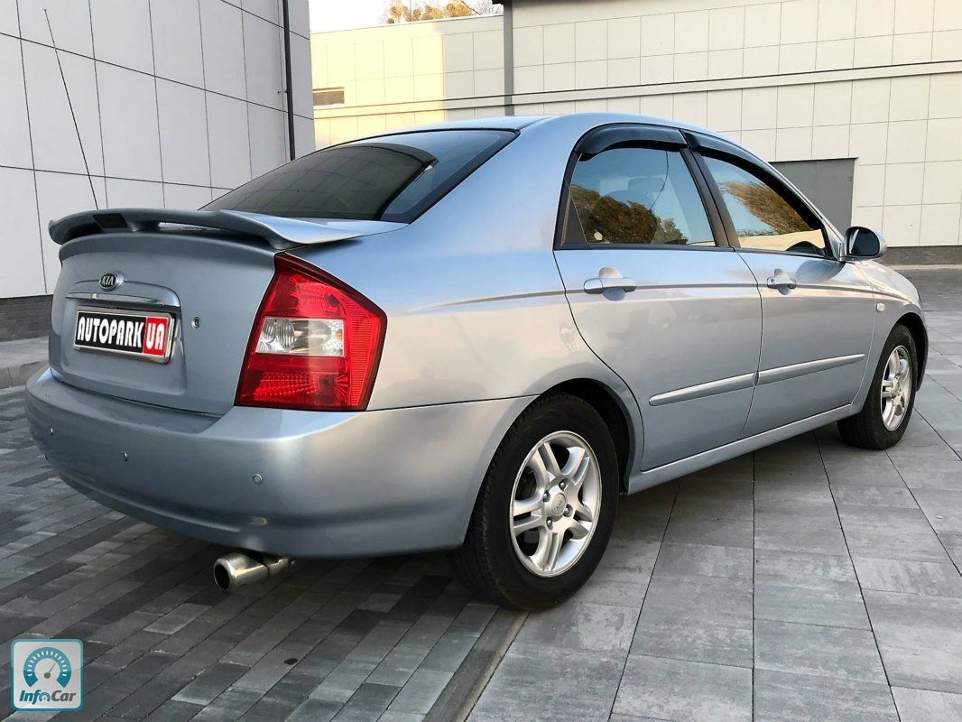 Kia cerato 2006 года