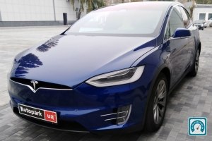 Tesla Model X  2018 788502