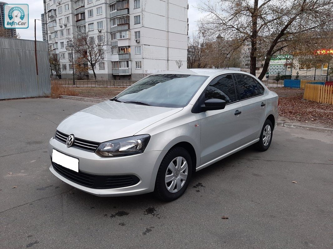 Volkswagen polo серебристый