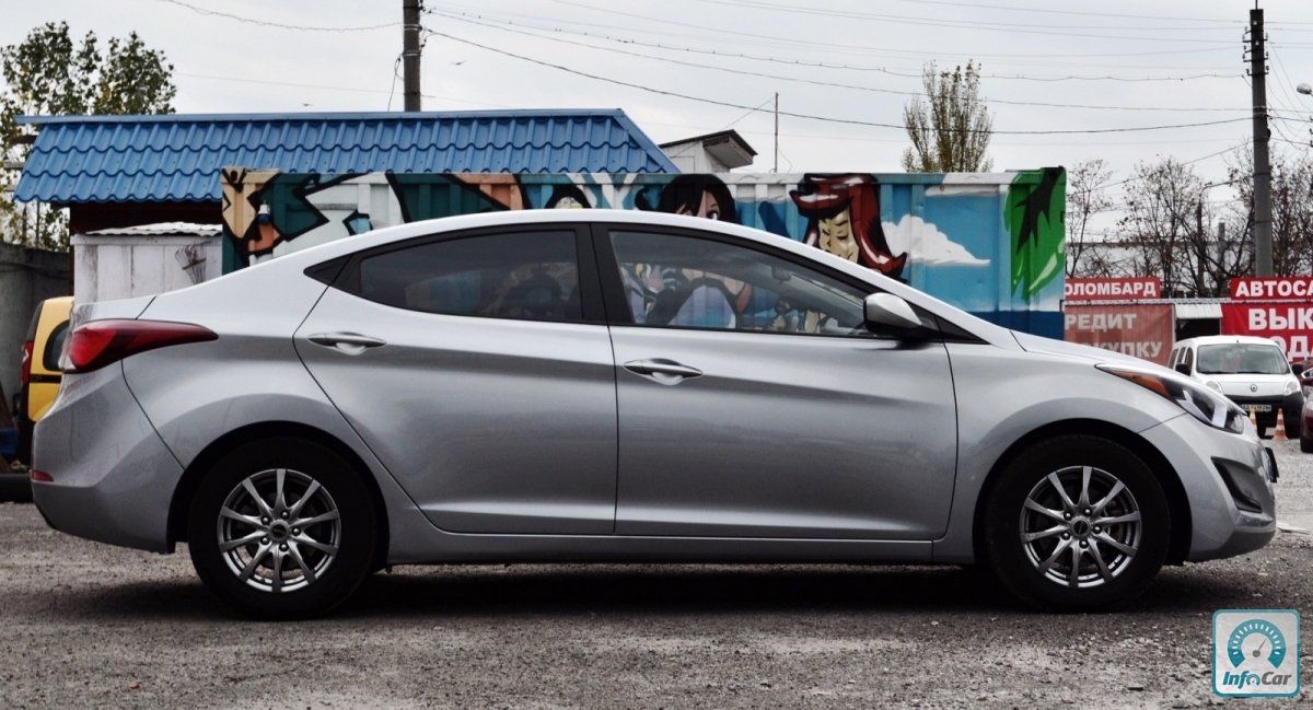 Купить автомобиль Hyundai Elantra 2015 (серый) с пробегом