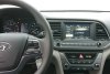 Hyundai Elantra  2017.  7