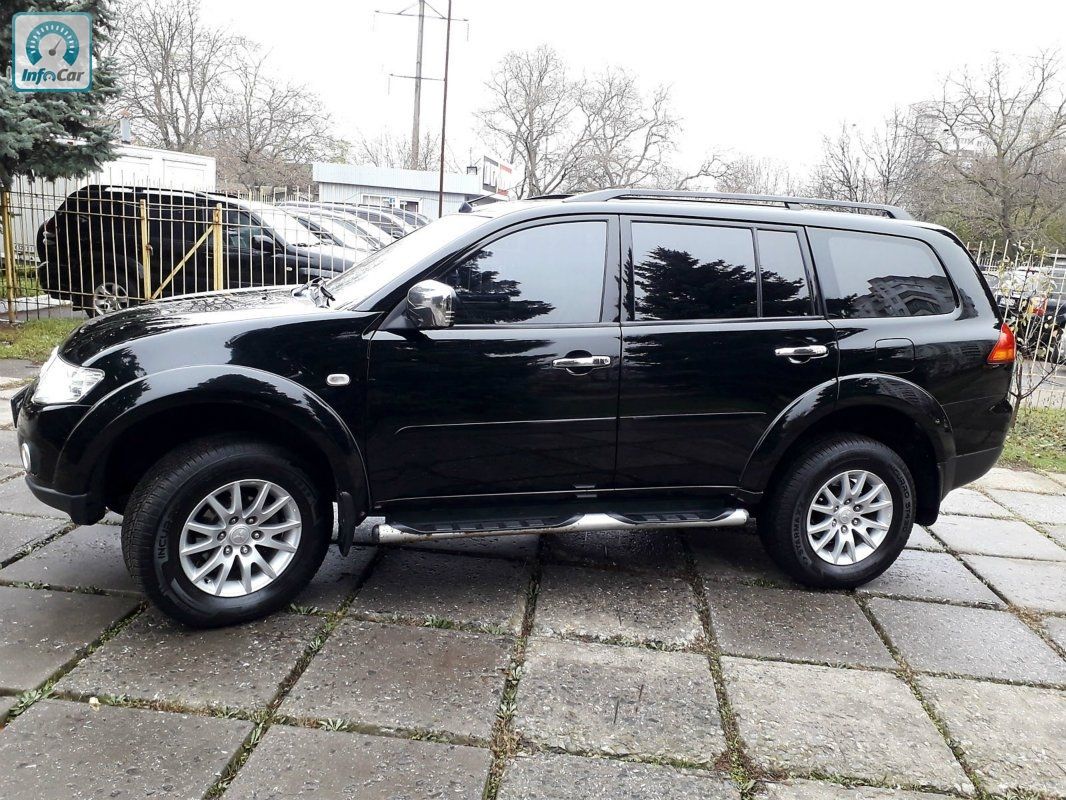 Mitsubishi pajero sport 2010