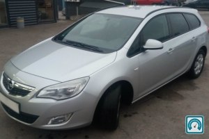Opel Astra  2011 790686