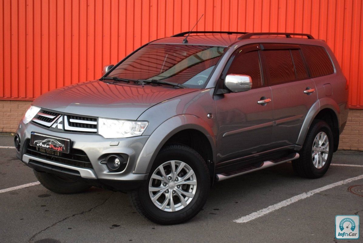 Mitsubishi pajero sport 2014