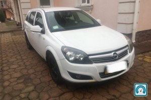 Opel Astra  2012 791150