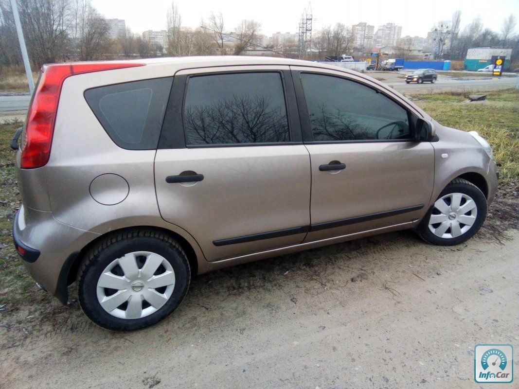 Nissan note автомат