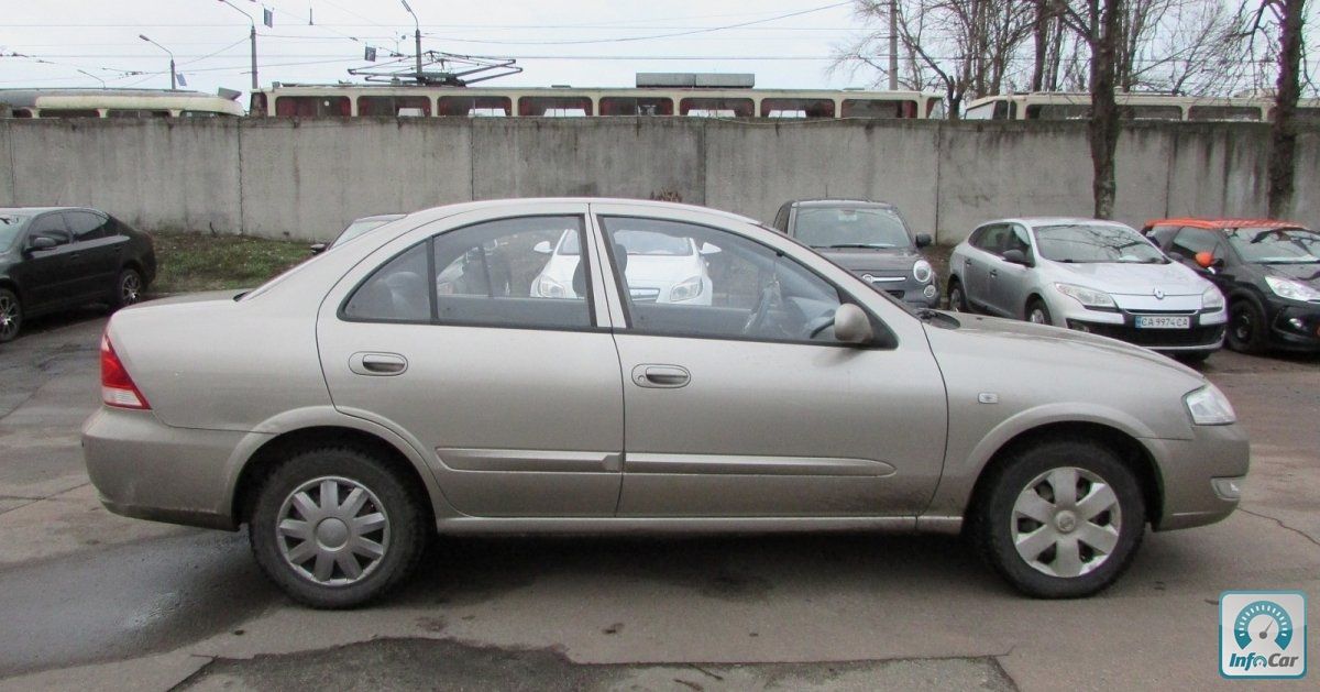 Nissan almera 2009