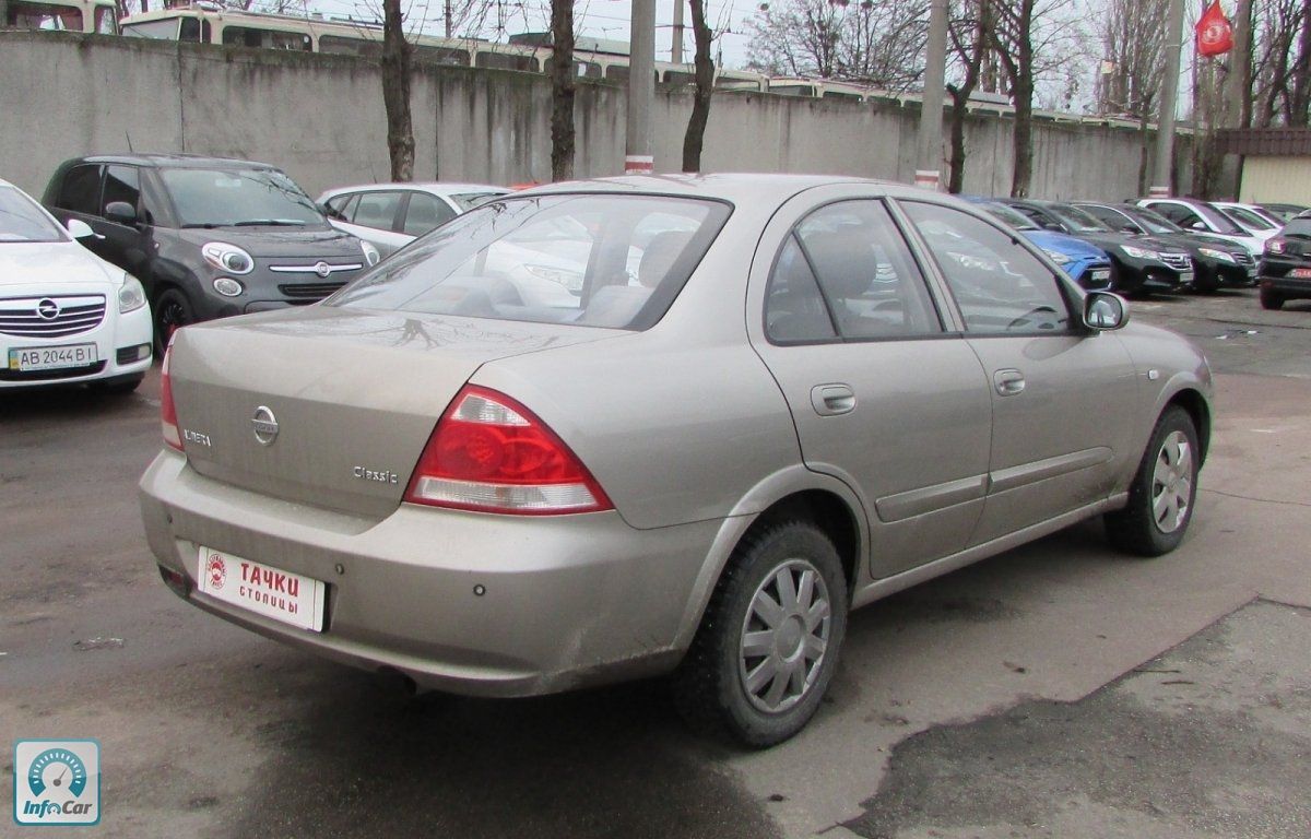 Nissan almera 2009