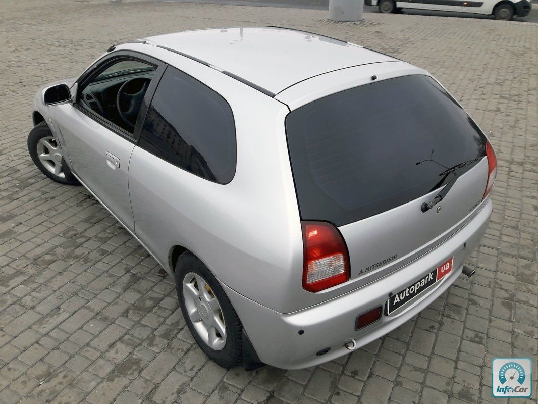 Купить автомобиль Mitsubishi Colt 2003 (серый) с пробегом