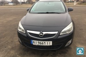 Opel Astra  2011 792536