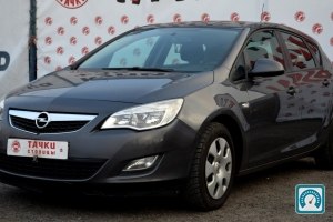Opel Astra  2012 792711