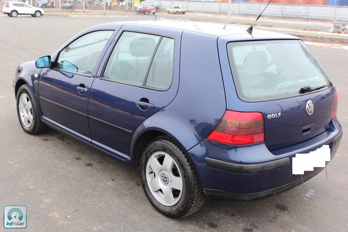 Купить автомобиль Volkswagen Golf edition 2001 (синий) с