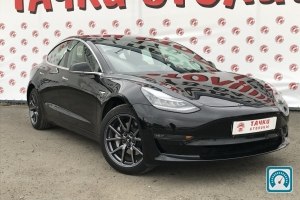 Tesla Model 3  2018 792976