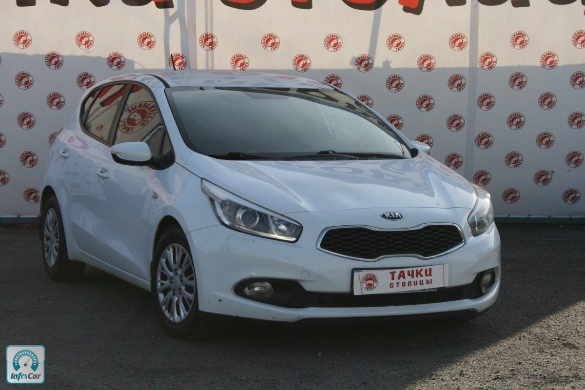 Kia ceed 2012 хэтчбек