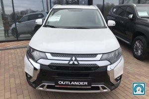 Mitsubishi Outlander ULTIMATE 2,4 2019 794213