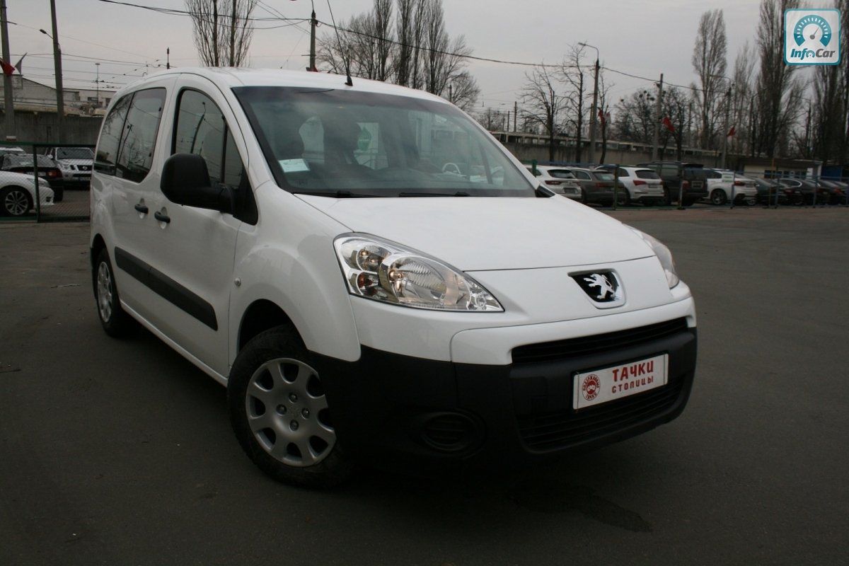 Купить автомобиль Peugeot Partner 2010 (белый) с пробегом