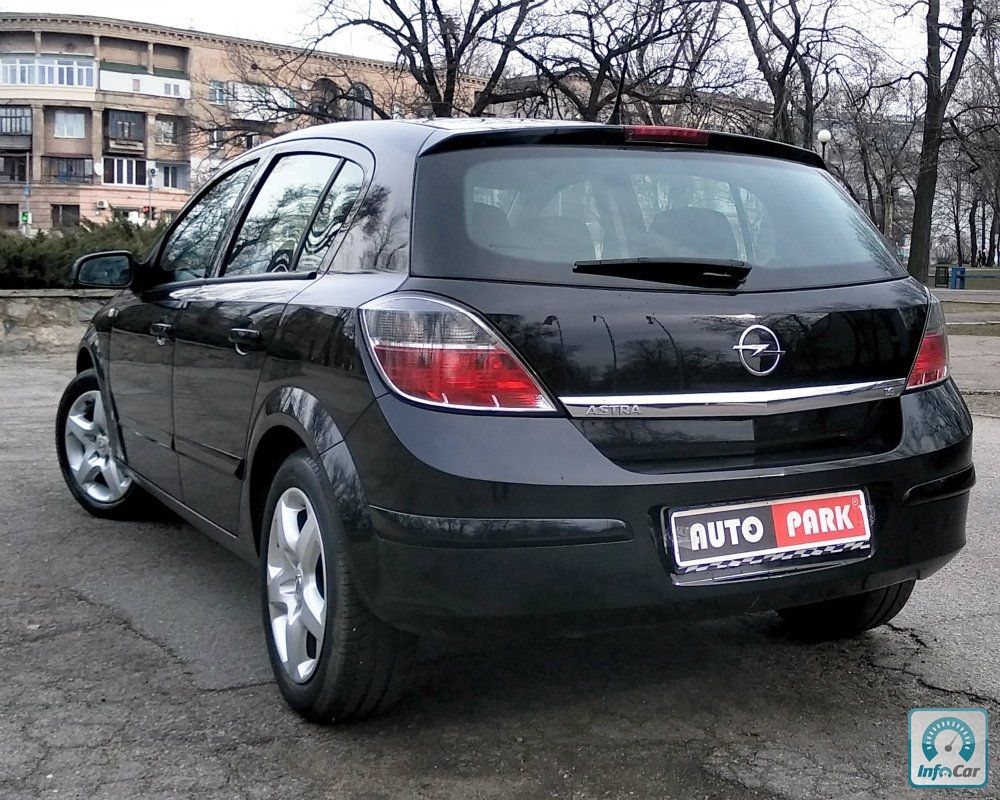 Opel astra 2008 года