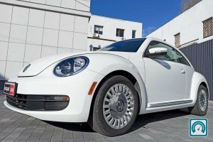 Volkswagen Beetle  2015 795387