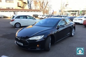 Tesla Model S  2015 795621