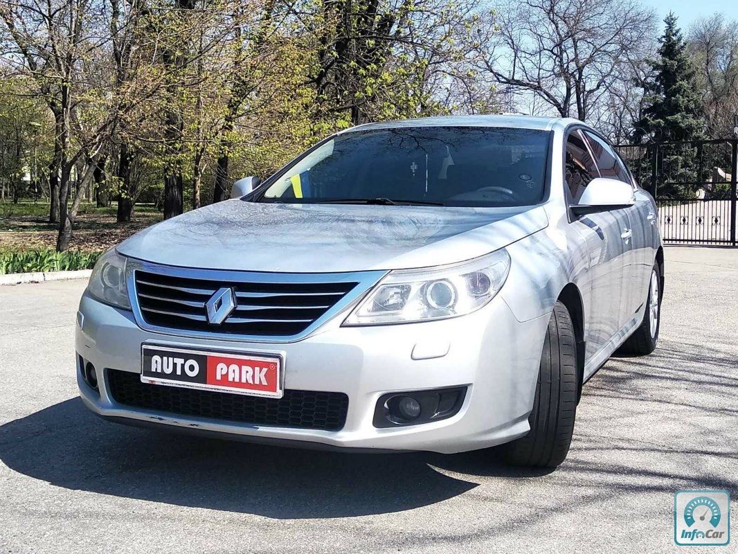 Renault latitude 2011