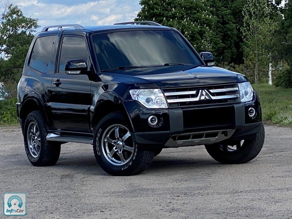 Mitsubishi pajero wagon