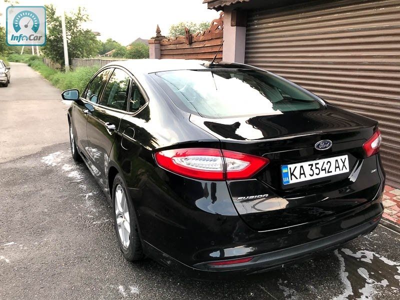 Ford fusion черный