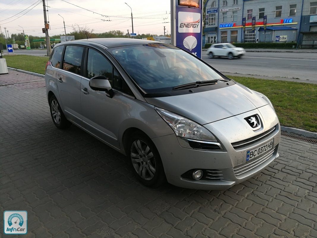 Peugeot 5008 2012