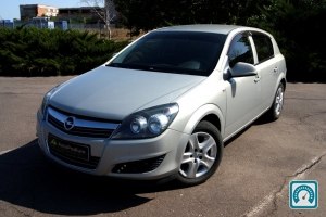 Opel Astra  2011 800876