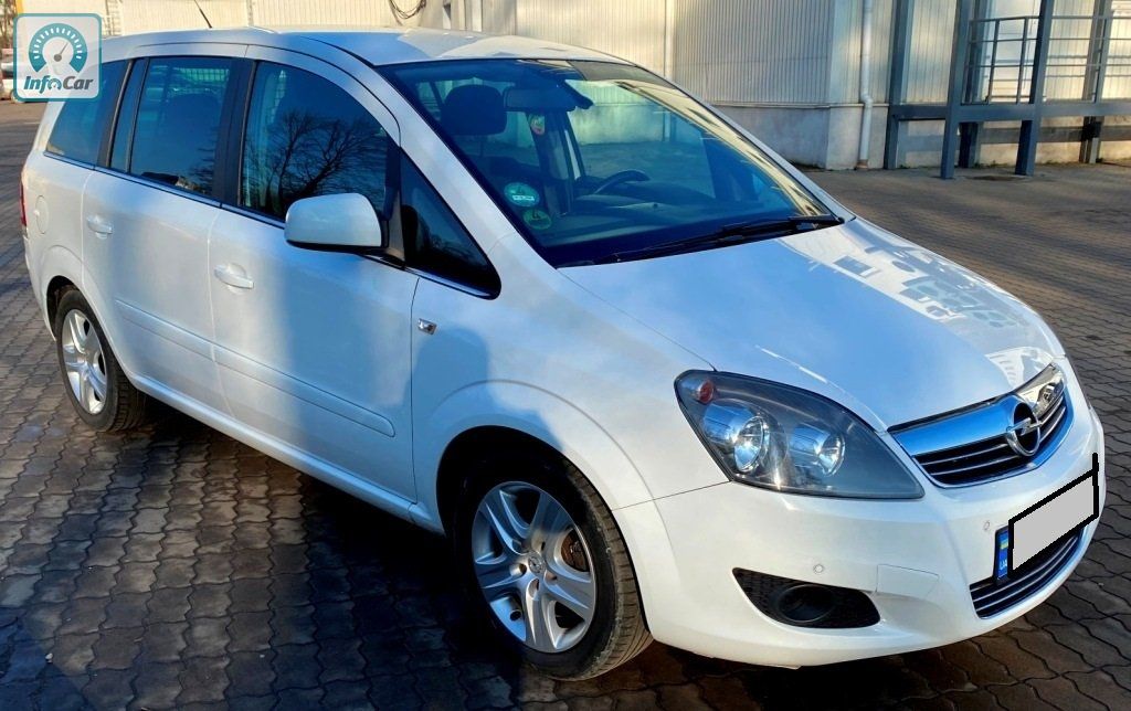 Opel zafira 2012 года