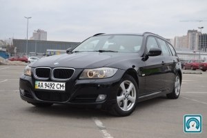BMW 3 Series  2010 805033