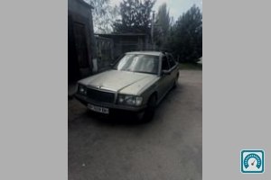 Mercedes 190  1985 805985