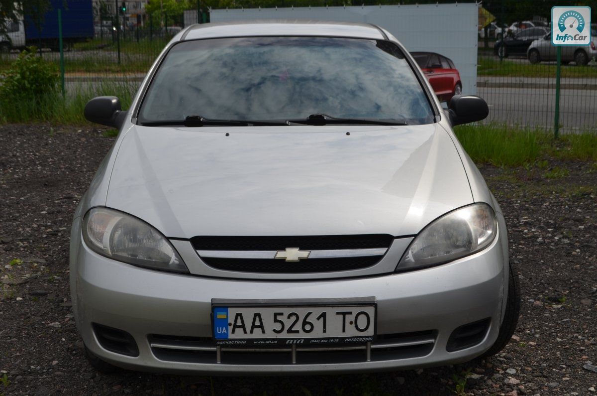 Серый chevrolet lacetti