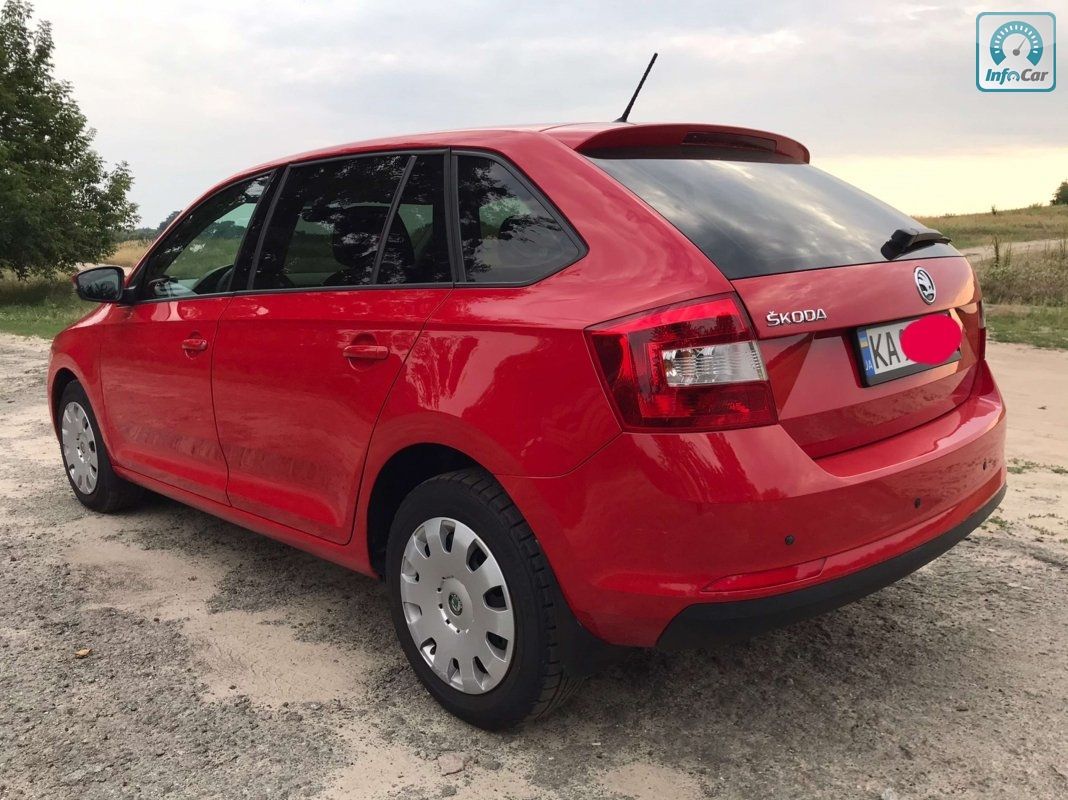 Skoda rapid 2015 год