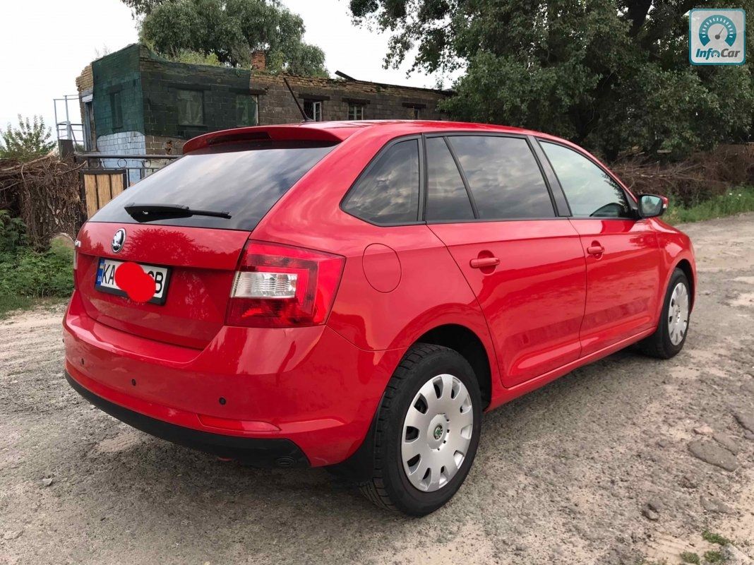 Skoda rapid 2015 год