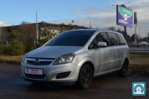 Opel Zafira  2011 810211