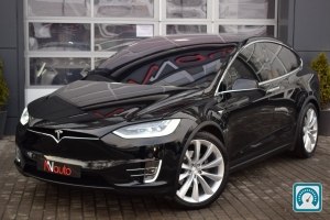 Tesla Model X  2019 811190