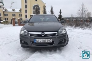 Opel Astra COSMO+ 2010 811336