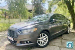 Ford Fusion  2015 812607