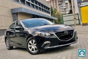 Mazda 3  2015 813145